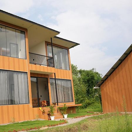 The Solace Bir Exterior foto